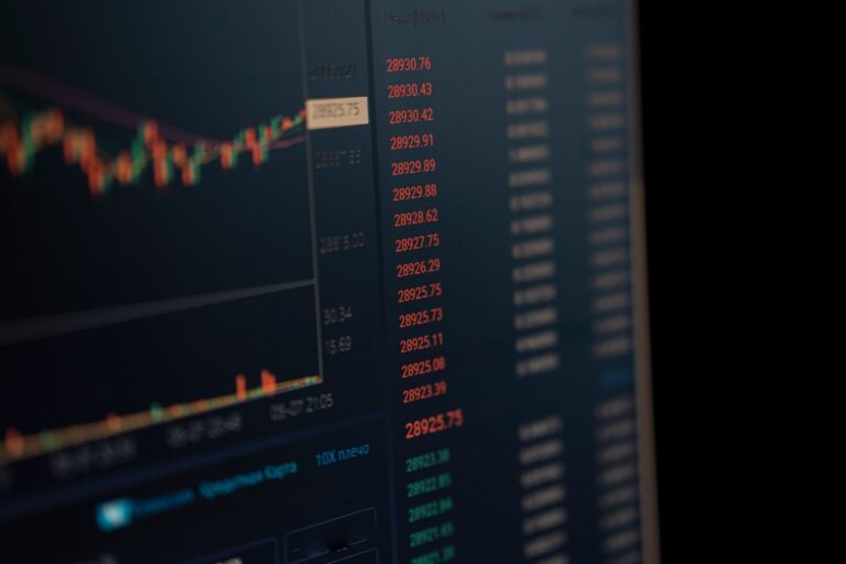 Beginner's guide to what is forex trading — currency pairs on a trading screen
